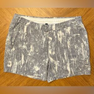 Lululemon Balancer Short 6" Everlux Delineate White Opal Multi Mens 2XL Gym